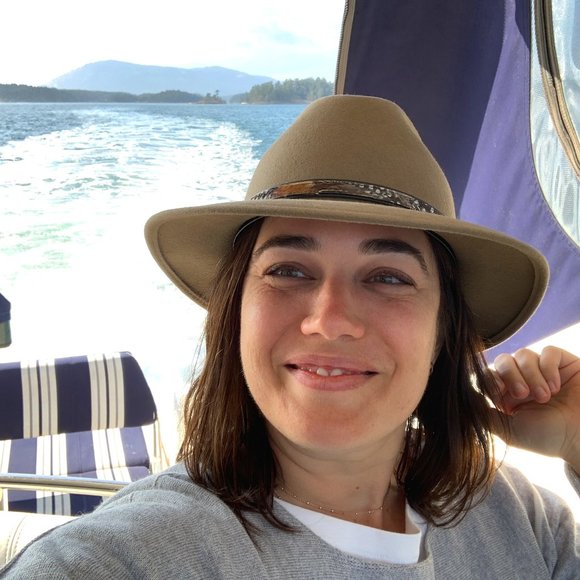 Meet your Posher, Maria - Picture 1 of 1